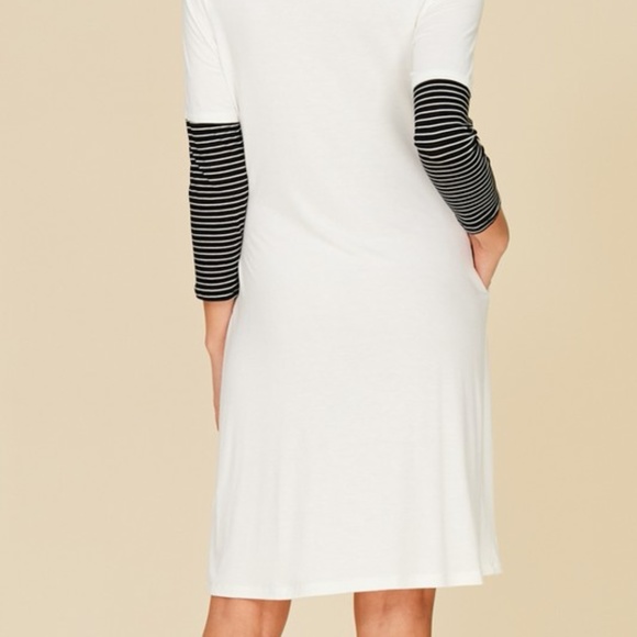 ALL SIZES!! 3/4 Sleeve Contrast Stripe Dress - Picture 4 of 4